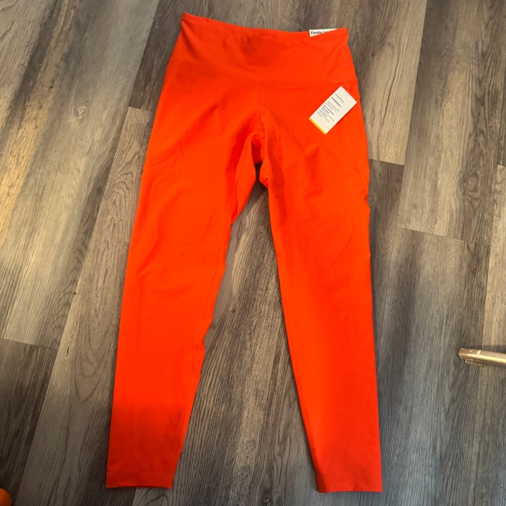 Old Navy NWT Bright Red Powersoft Light Compression Leggings with Pocket